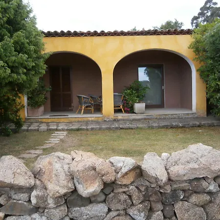 Domus Aparthotel 3*