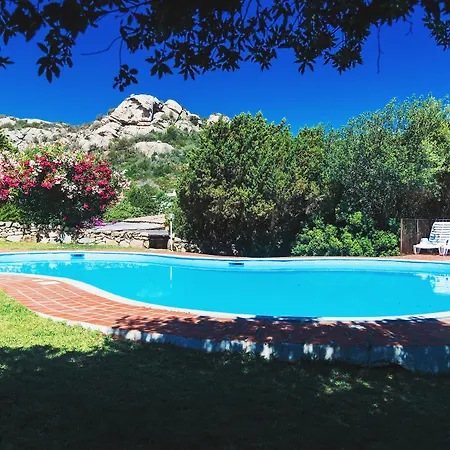Aparthotel Domus 3*